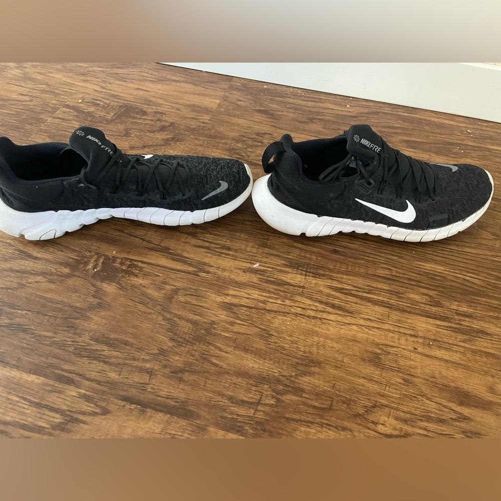 NIKE FREE RUN 11.5